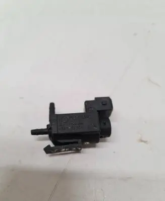 Volvo V70 Turbo solenoid valve 30611668 72224010 02T175