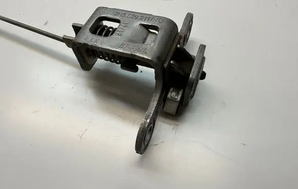 Volkswagen Amarok Tailgate/trunk/boot lock/catch/latch 2H5829211A