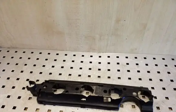 Volkswagen Golf V Other engine bay part 03C971047C