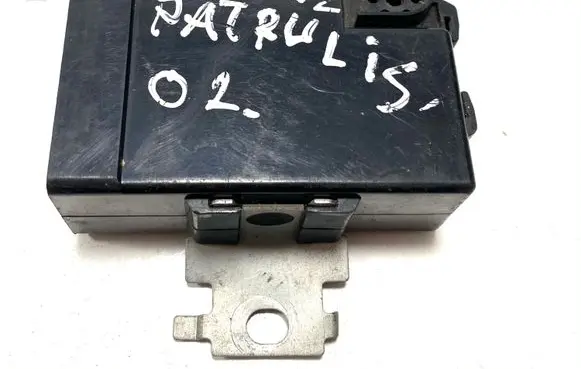 Nissan Patrol Y61 Other control units/modules 28495VB202