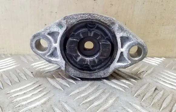 Mercedes-Benz C W205 Front shock absorber mounting bracket 