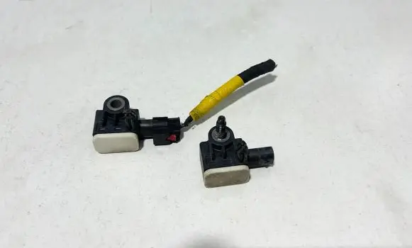 Maserati Ghibli Airbag deployment crash/impact sensor