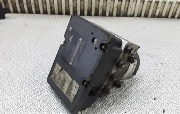 Ford Focus ABS Pump 10092501193 2M512M110EE