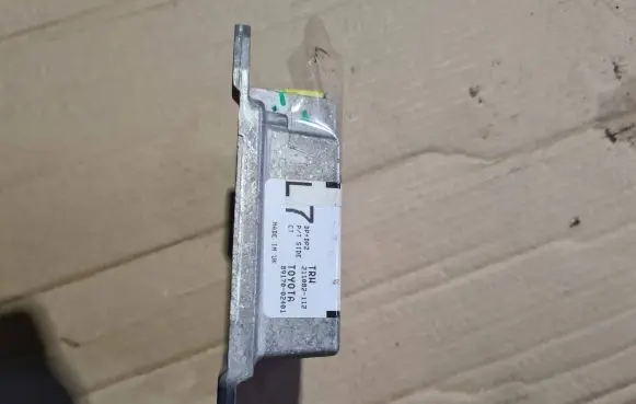 Toyota Corolla E120 E130 Airbag control unit/module 8917002401 211082112