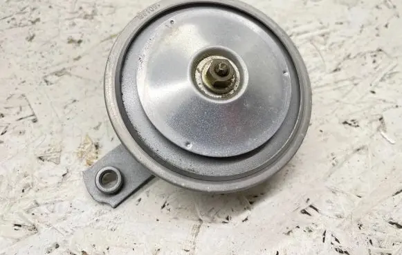 Audi A6 S6 C4 4A Horn signal 4A0951113
