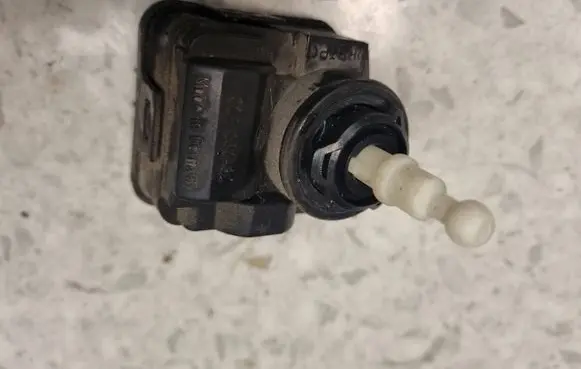 Volvo S40, V40 Headlight level adjustment motor 00728232