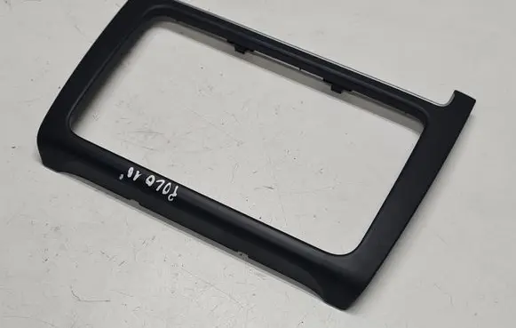 Volkswagen Polo V 6R Radio/GPS head unit trim 6R0858069