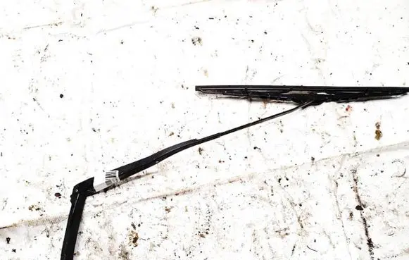 Front wiper blade arm