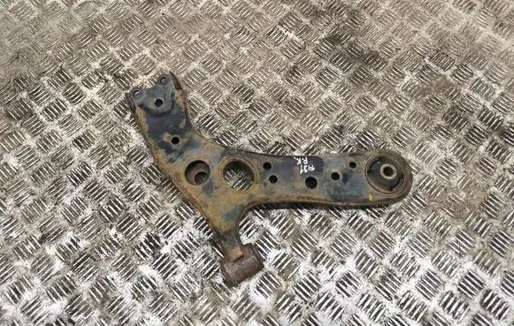 Toyota Prius (XW30) Front lower control arm/wishbone