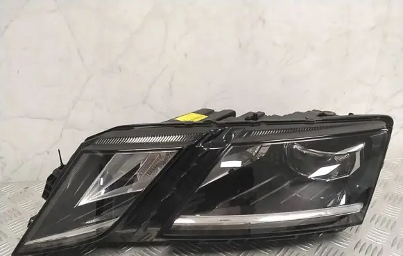 Skoda Octavia Mk3 (5E) Headlight/headlamp 5E1941015D