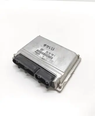 Volkswagen PASSAT B5 Engine control unit/module 8D0907558G 0261204773