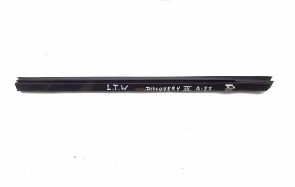Land Rover Discovery 3 - LR3 Rear door windshield rail 