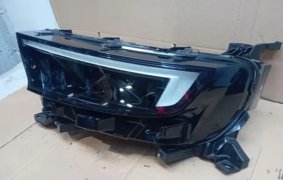 Opel Mokka B Headlight/headlamp 9834008280