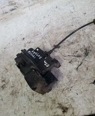 Opel Antara Front door lock