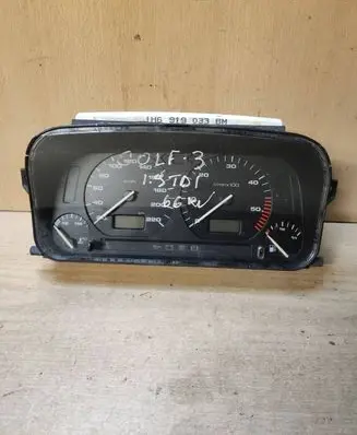 Volkswagen Golf III Speedometer (instrument cluster) 87001262