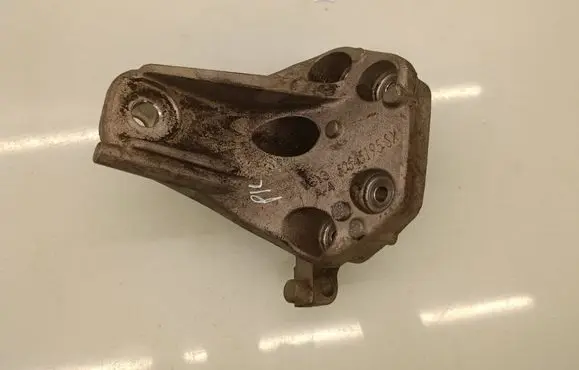 Alfa Romeo Stelvio Engine mounting bracket 50545195SX
