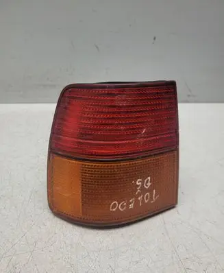 Seat Toledo I (1L) Rear/tail lights 1L0945095