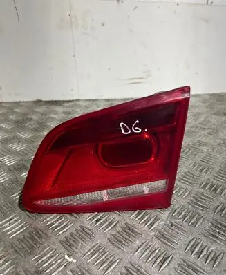 Volkswagen PASSAT B7 Tailgate rear/tail lights
