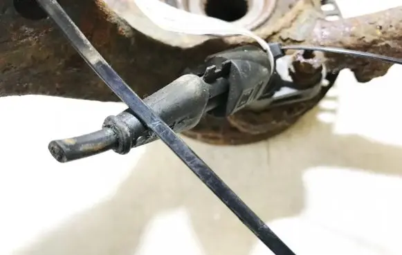 Volkswagen PASSAT B4 ABS brake wheel speed sensor