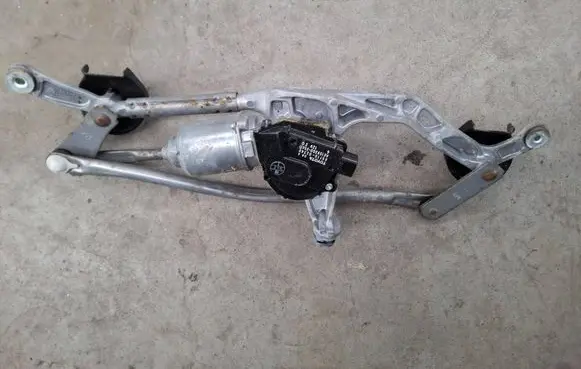Toyota Auris E180 Front wiper linkage 
