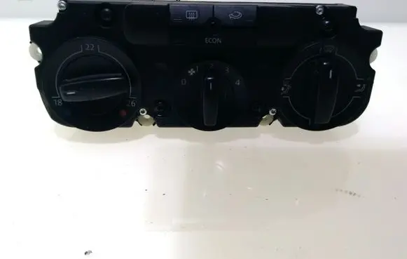 Volkswagen Jetta V Climate control unit