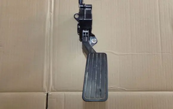 Subaru Legacy Accelerator throttle pedal 36010AG140