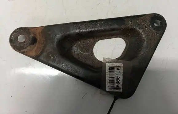 Opel Zafira A Engine mounting bracket 