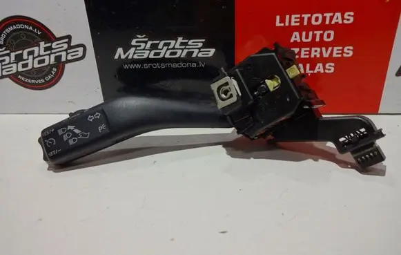 Skoda Octavia Mk2 (1Z) Indicator stalk 1K0953513F