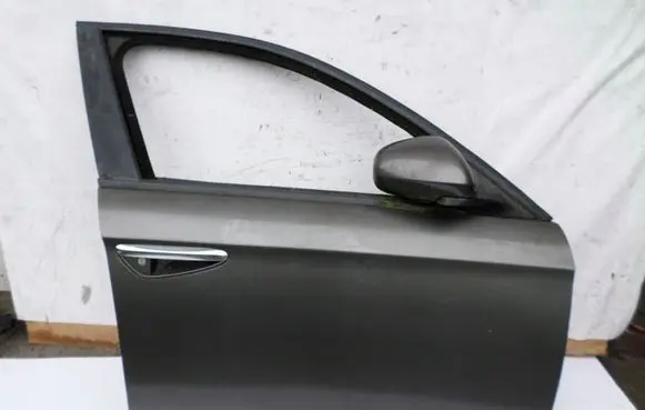 Alfa Romeo 159 Front door