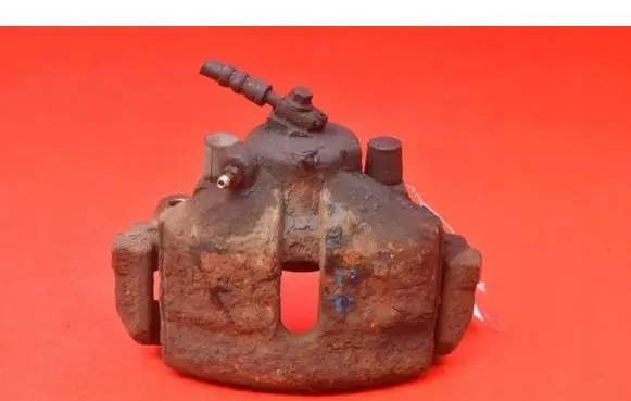 Volkswagen Touran I Front brake caliper