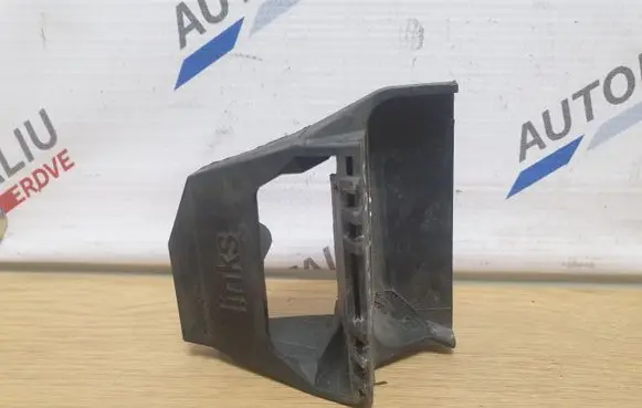 Radiator mount bracket