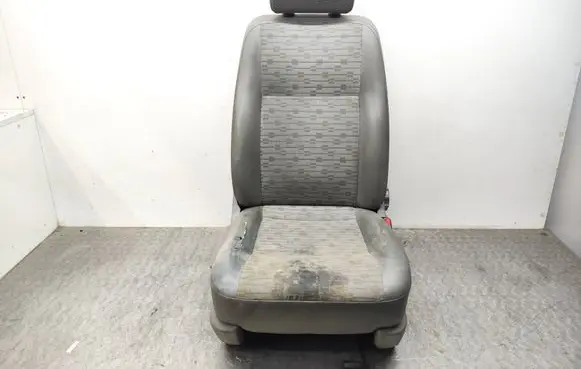 Volkswagen Transporter - Caravelle T5 Front passenger seat 7H0881303E