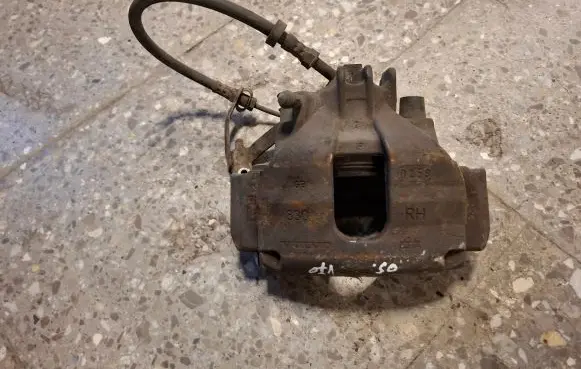 Volvo V70 Front brake caliper 9209722 9209723