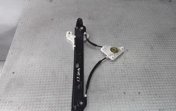 Rear door manual window regulator