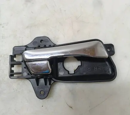 Hyundai i30 Front door interior handle 82623FD000
