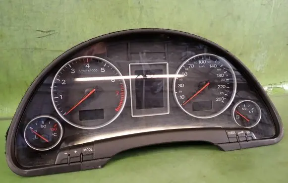 Audi A4 S4 B6 8E 8H Speedometer (instrument cluster)