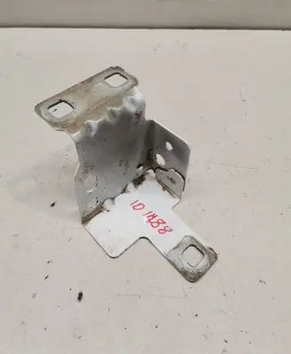 Land Rover Evoque II Fender mounting bracket K8D216E129AC