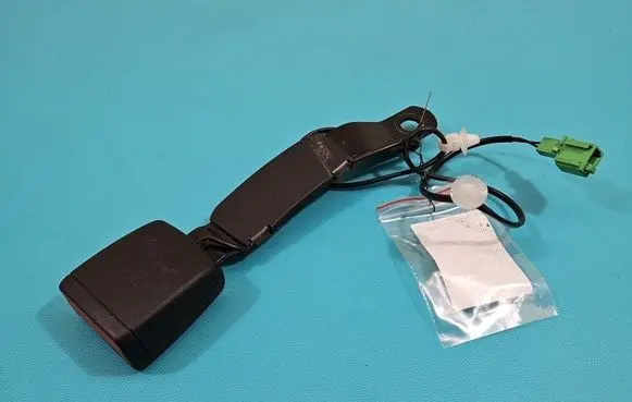 Skoda Fabia Mk3 (NJ) Front seatbelt 6V0857756C IMPRK1436663
