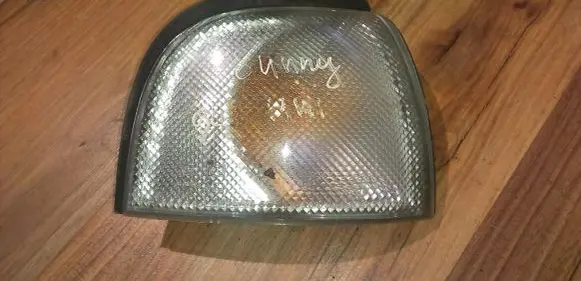 Nissan Sunny Front indicator light