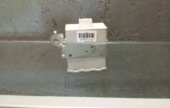 Toyota Corolla E120 E130 Door central lock control unit/module 8974102050 73662712