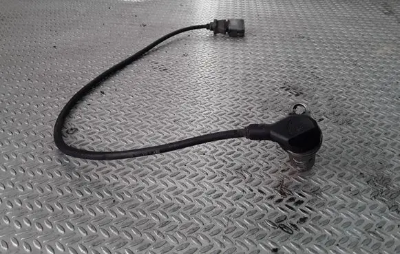Volkswagen Golf IV Crankshaft position sensor 038907319A