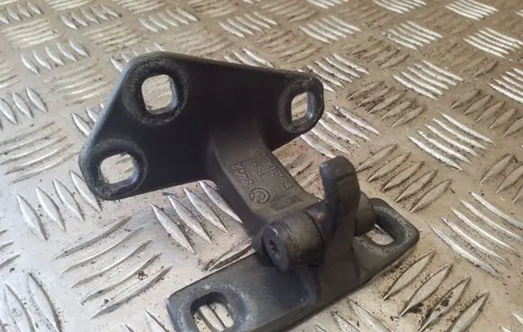 BMW X5 E53 Tailgate/trunk/boot hinge 8402183