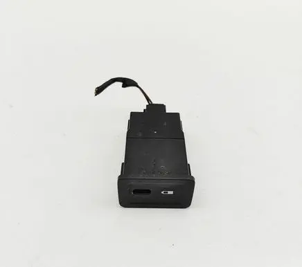 Mercedes-Benz Sprinter W907 W910 USB socket connector A2478200401