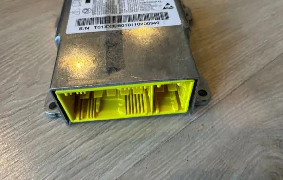 Mercedes-Benz C AMG W204 Airbag control unit/module A2048709426 5WK44318