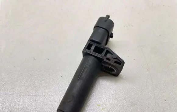 Mercedes-Benz E W212 Crankshaft position sensor A2761530128