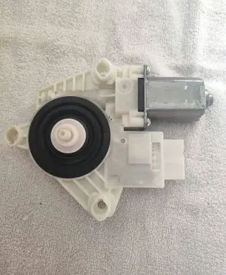 Volkswagen Golf VII Rear door window regulator motor 5Q4959811A