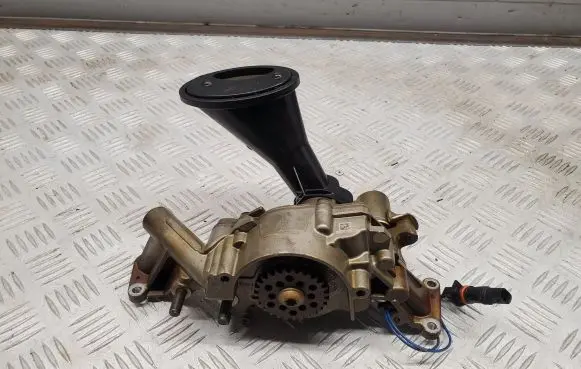 Chrysler Pacifica Oil pump 04893782