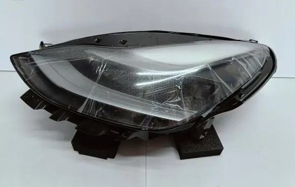 Tesla Model 3 Headlight/headlamp 1514952-20-E