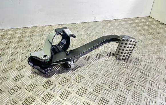 Mercedes-Benz E W212 Brake pedal A2042902101