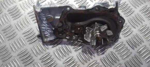 Renault Megane I Water pump